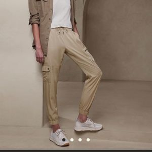 Tencel Cargo Jogger Banana Republic Factory, S, new